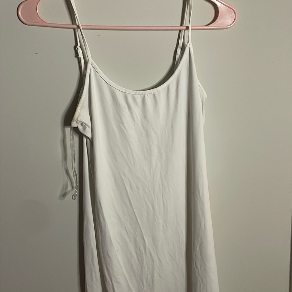 Medium , White